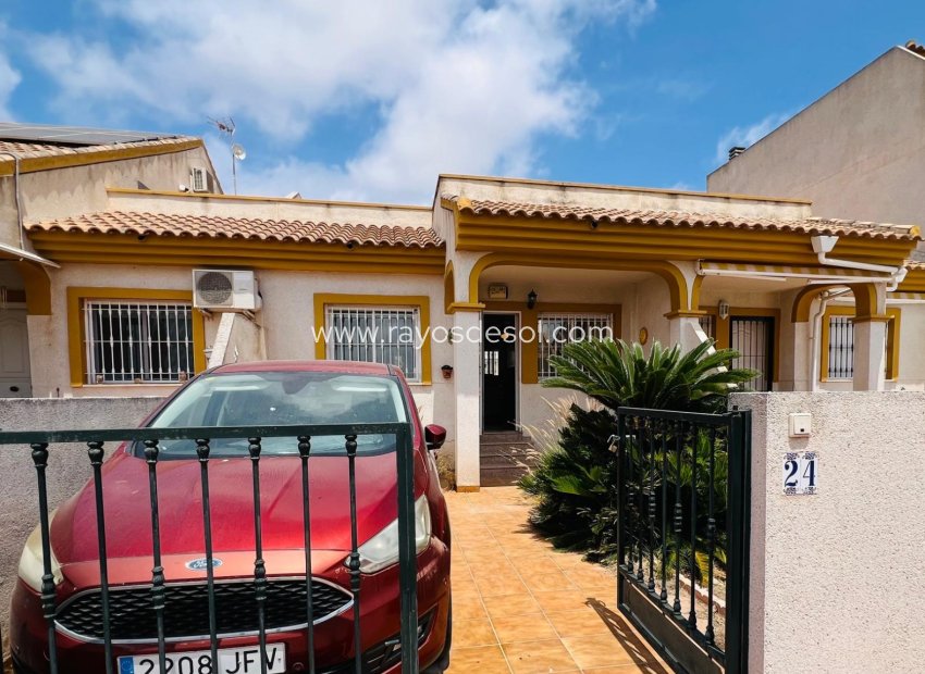 Resale - House - Daya Nueva