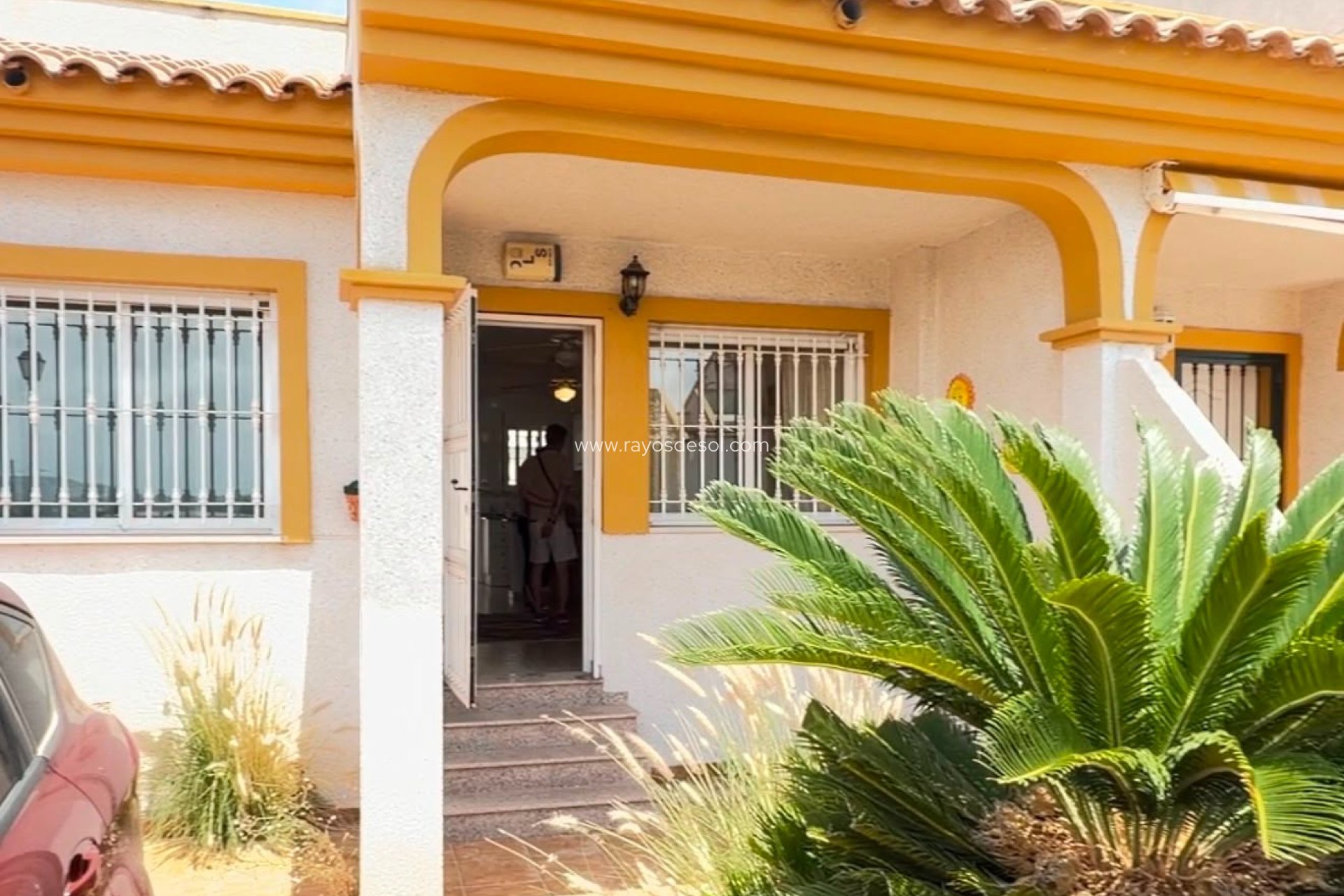 Resale - House - Daya Nueva