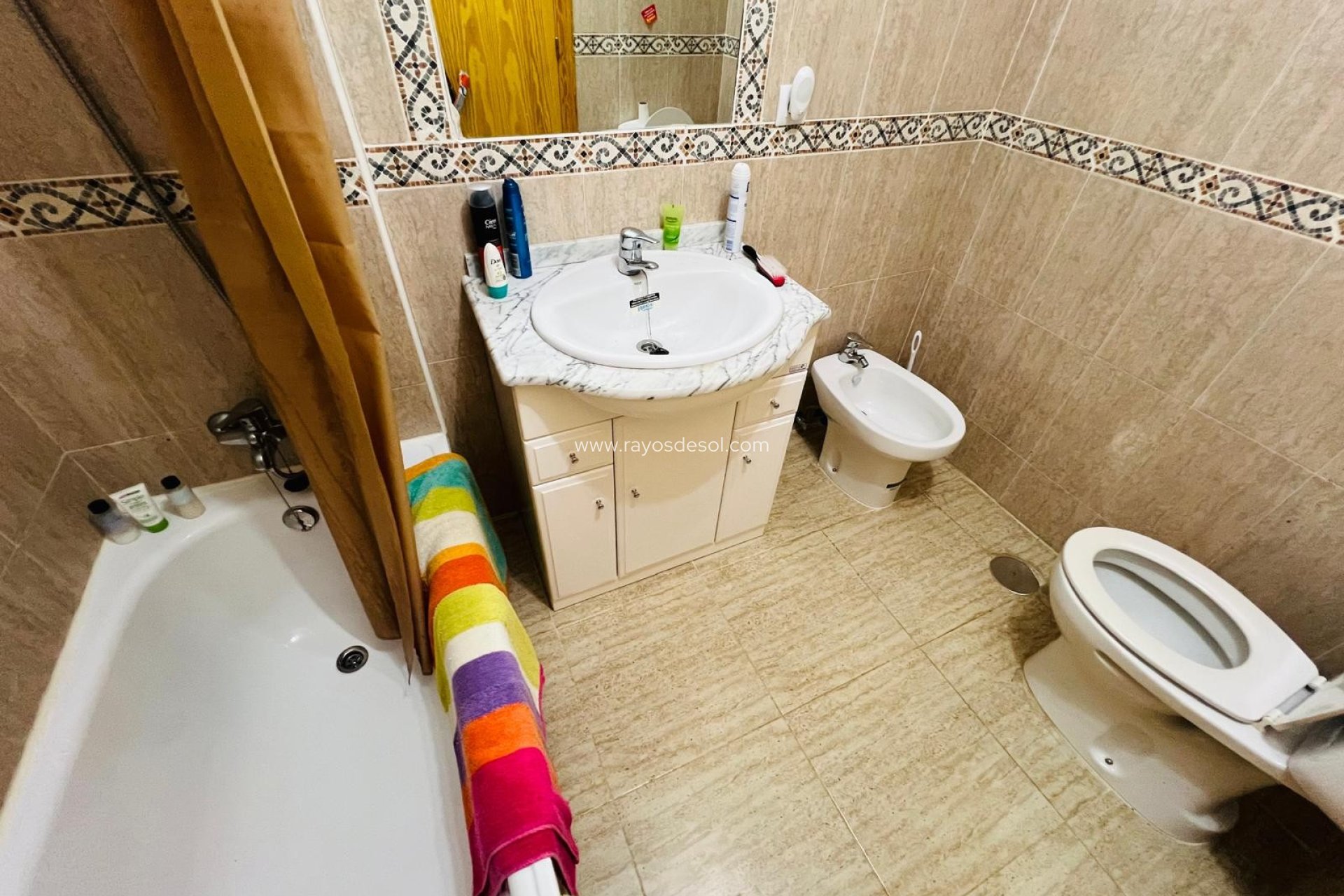 Resale - House - Daya Nueva