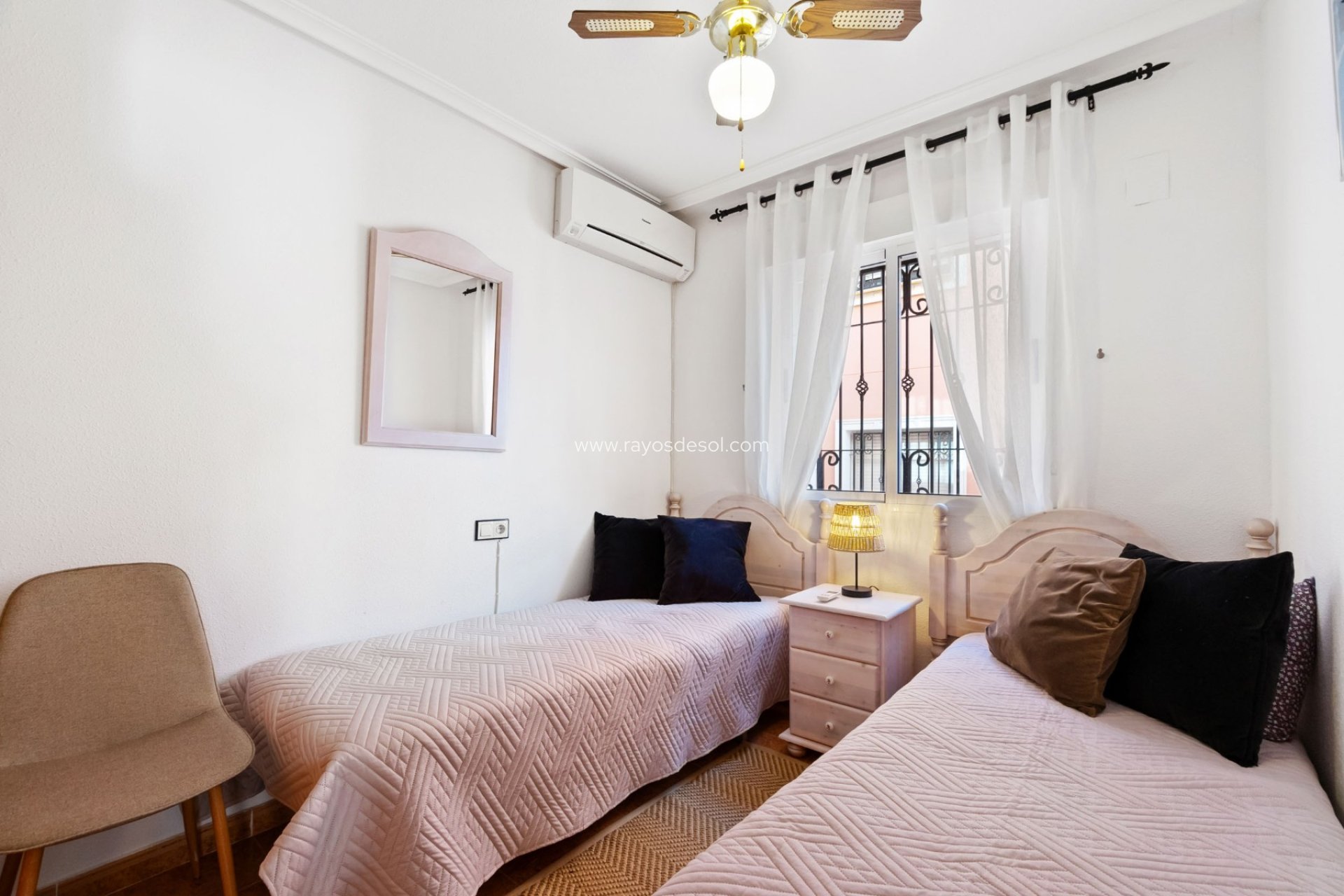 Resale - House - Los Montesinos - La Herrada