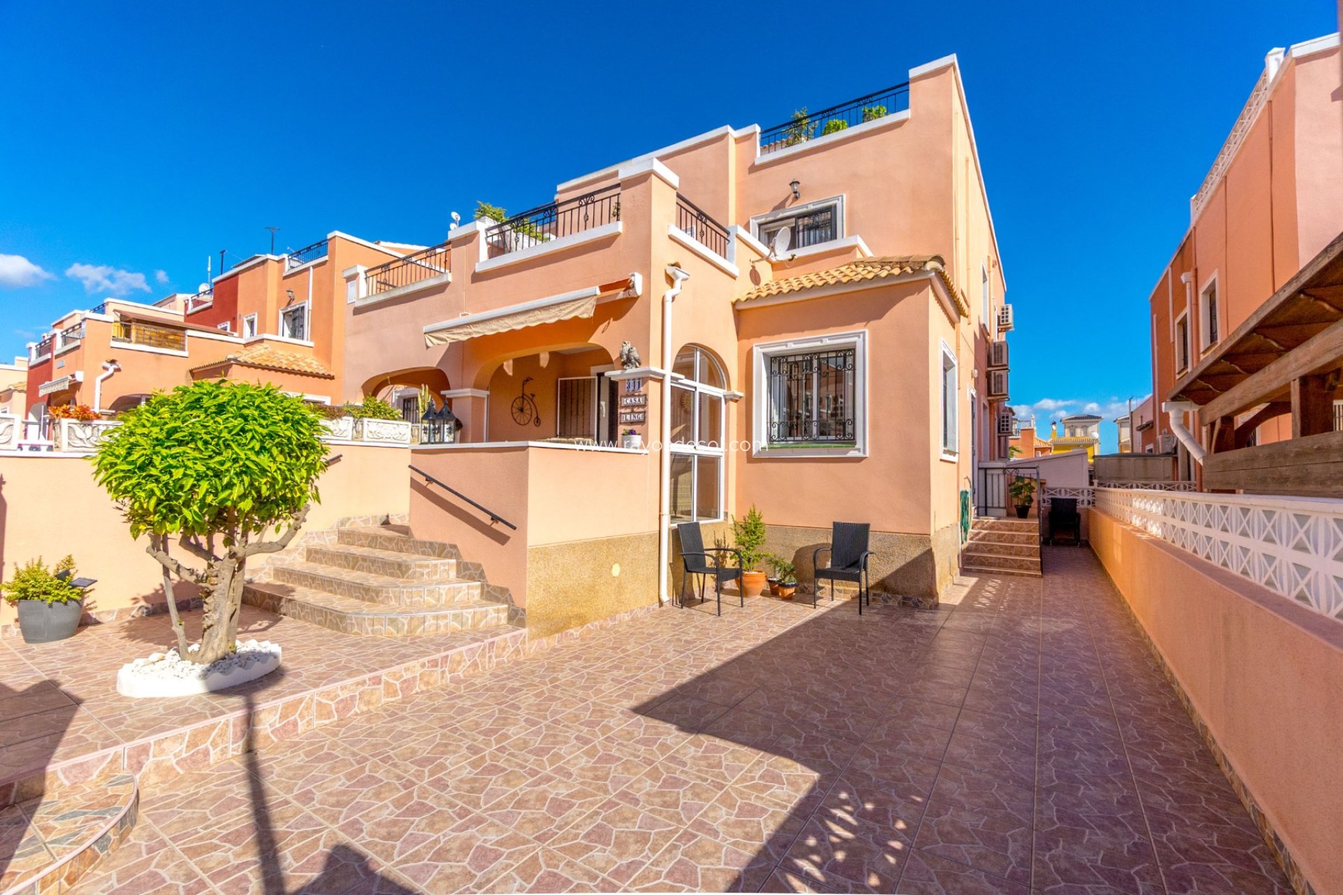 Resale - House - Los Montesinos - La Herrada