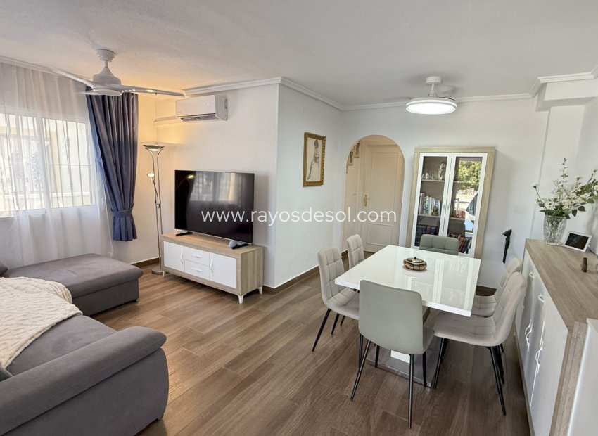 Resale - House - Orihuela Costa - La Zenia