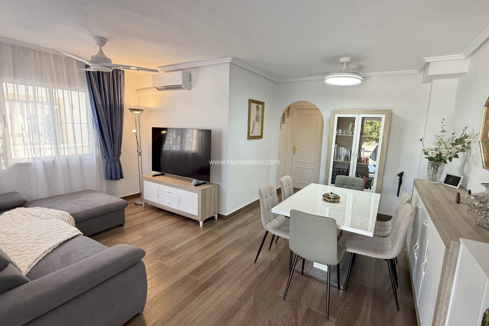 Resale - House - Orihuela Costa - La Zenia