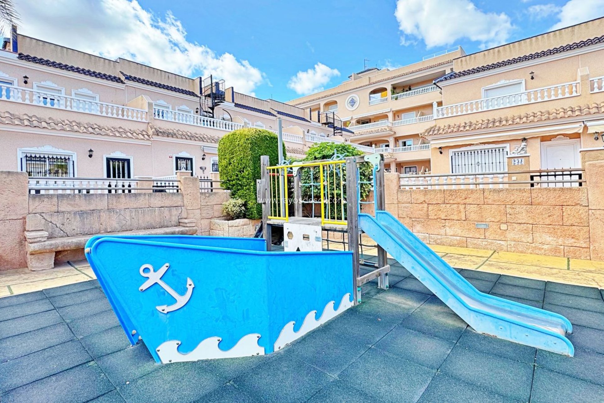Resale - House - Orihuela Costa - Villamartín