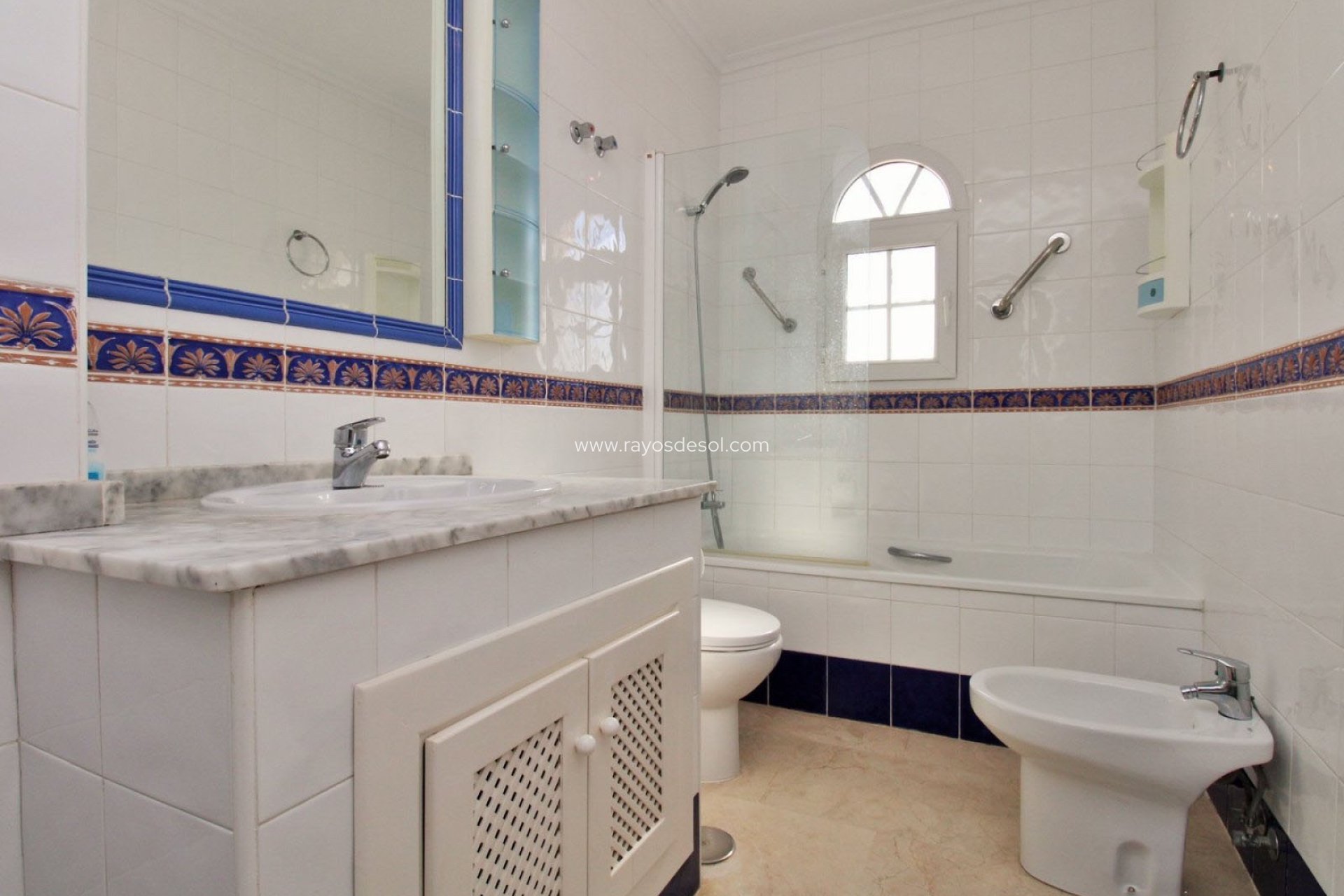 Resale - House - Orihuela Costa - Villamartín