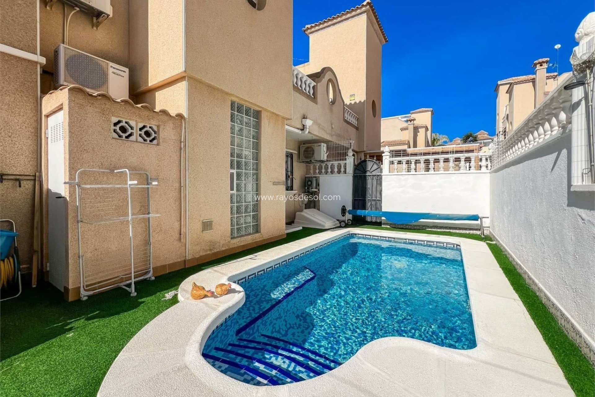 Resale - House - Orihuela Costa - Villamartin