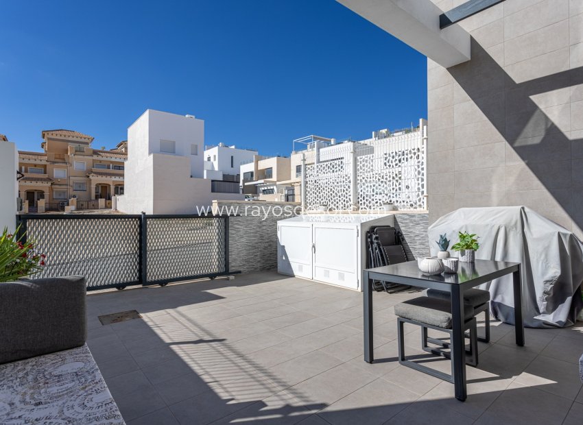 Resale - House - Orihuela Costa - Villamartín