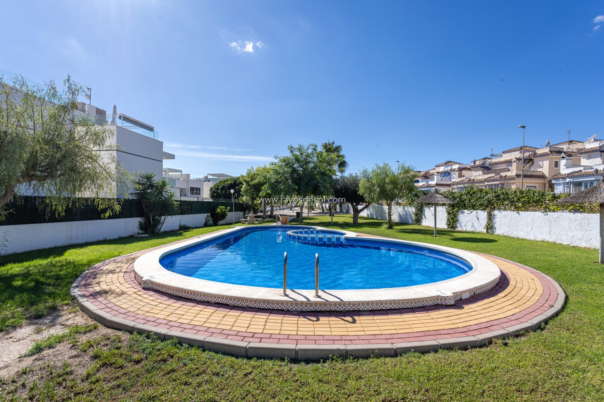 Resale - House - Orihuela Costa - Villamartín