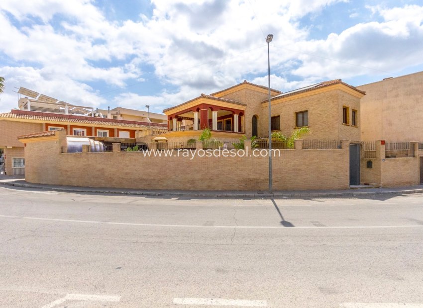 Resale - House - Orihuela