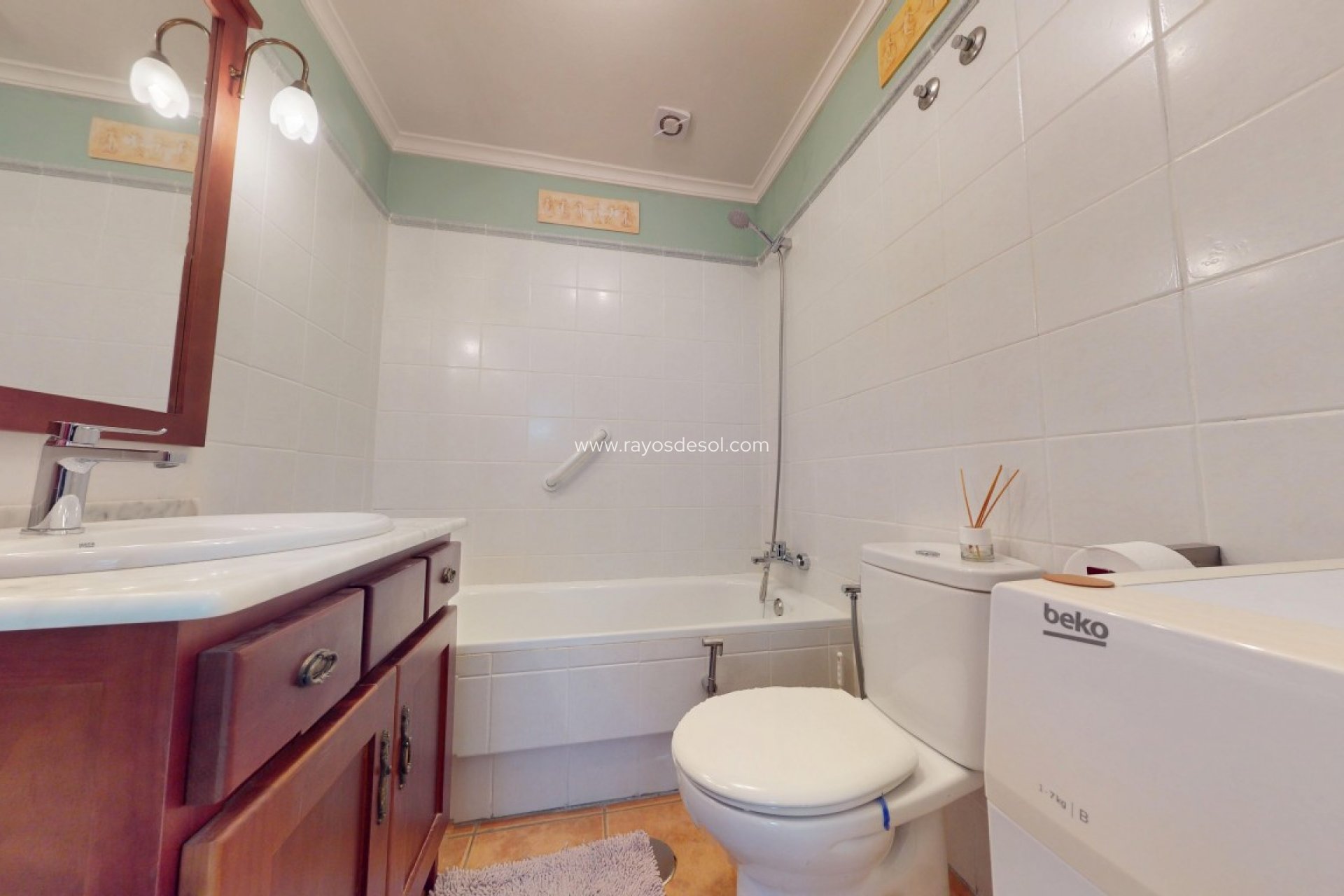 Resale - House - Roda