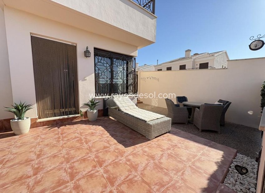 Resale - House - San Cayetano