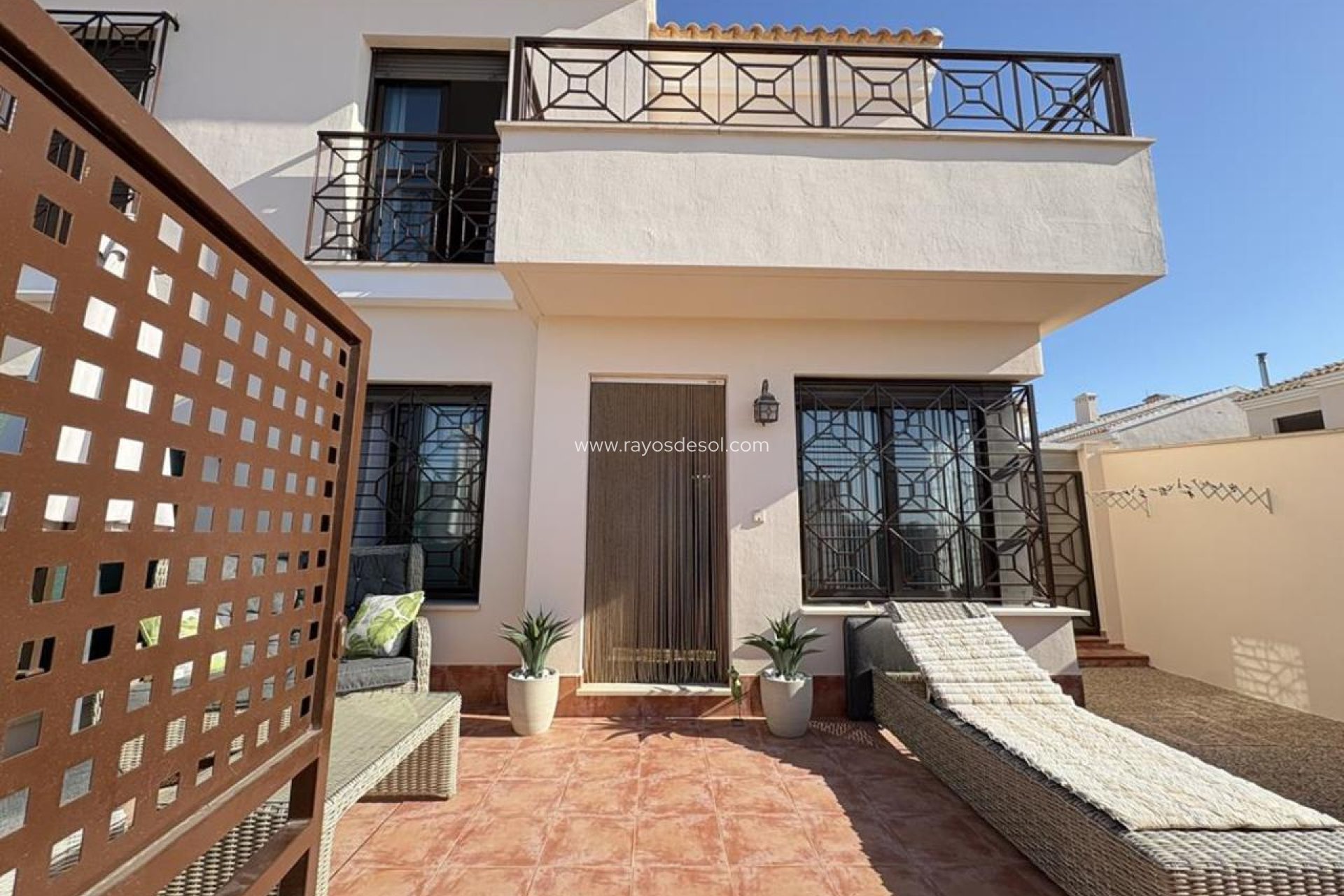 Resale - House - San Cayetano