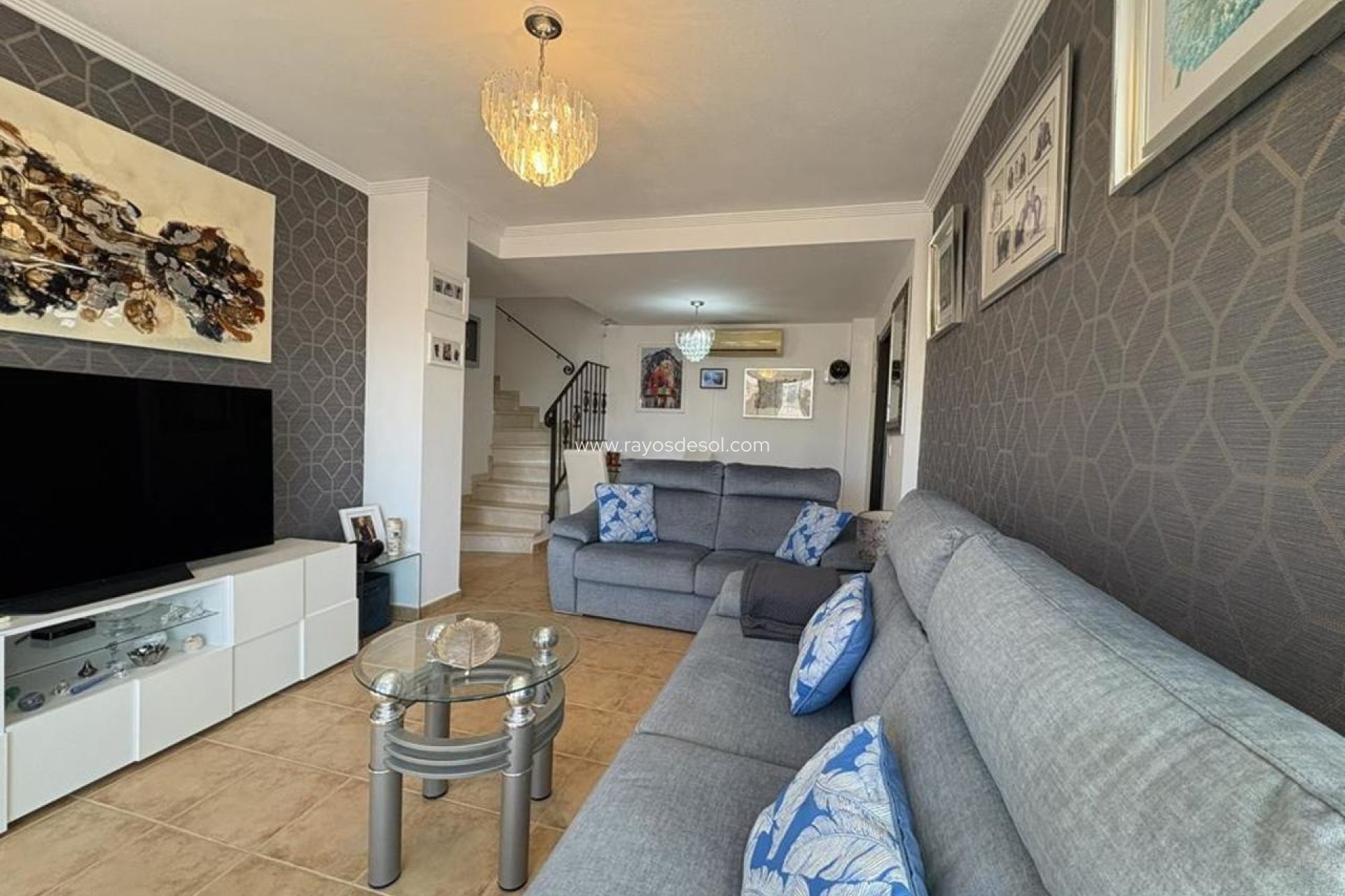 Resale - House - San Cayetano