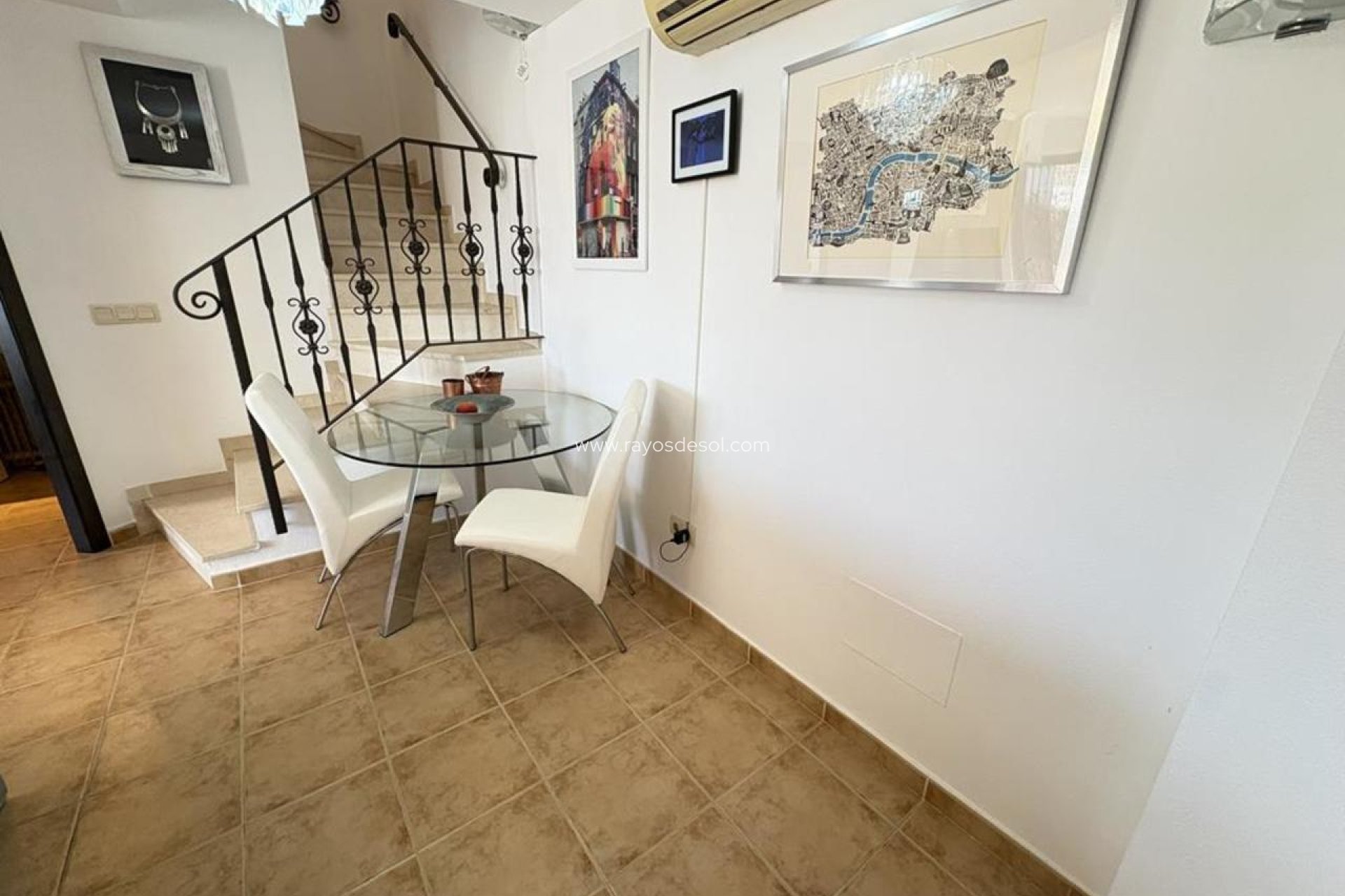 Resale - House - San Cayetano