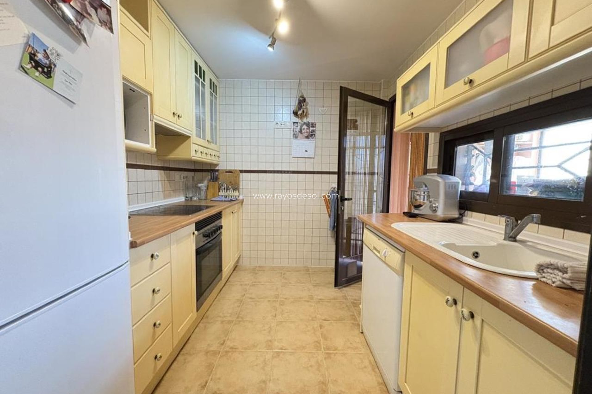 Resale - House - San Cayetano