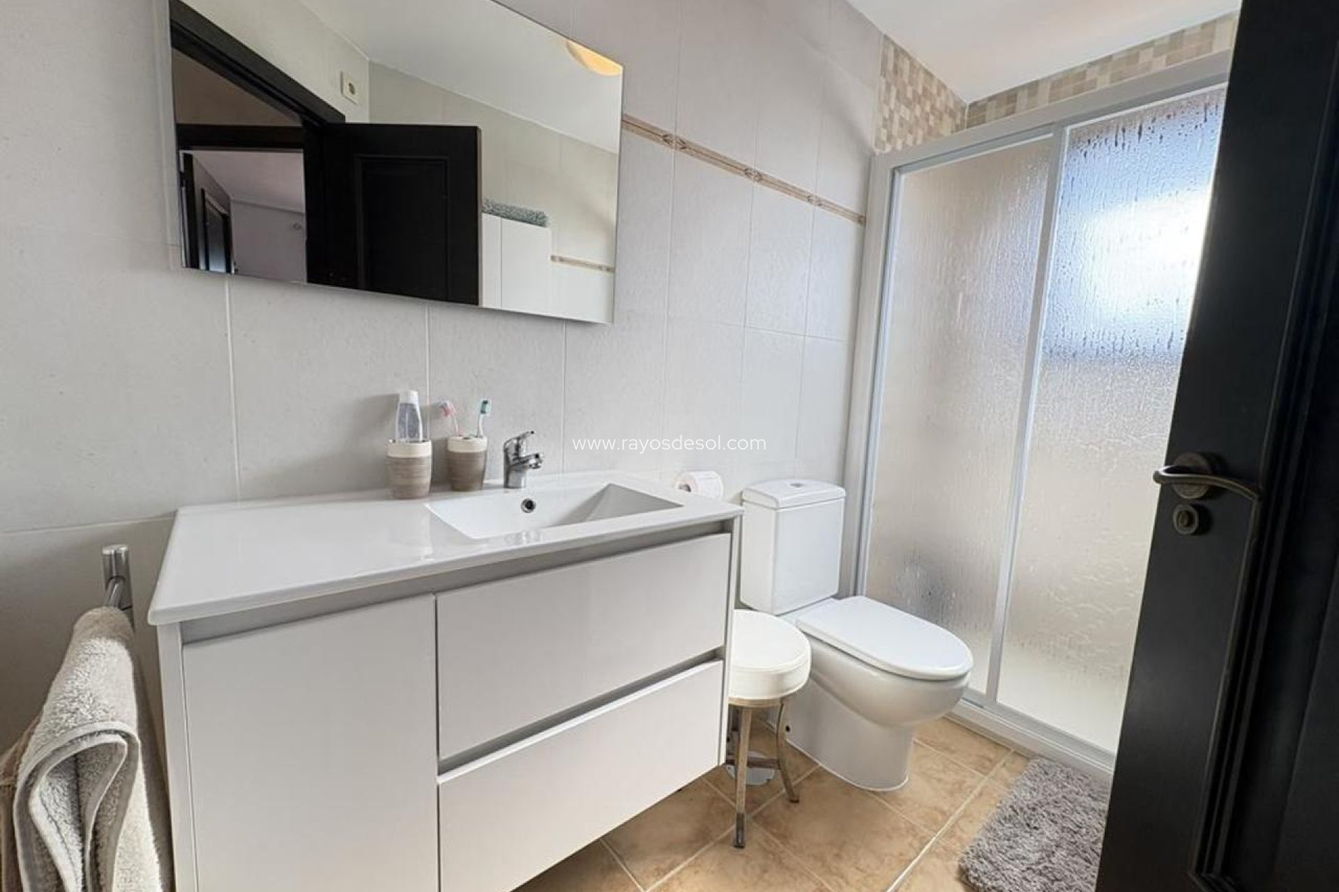 Resale - House - San Cayetano