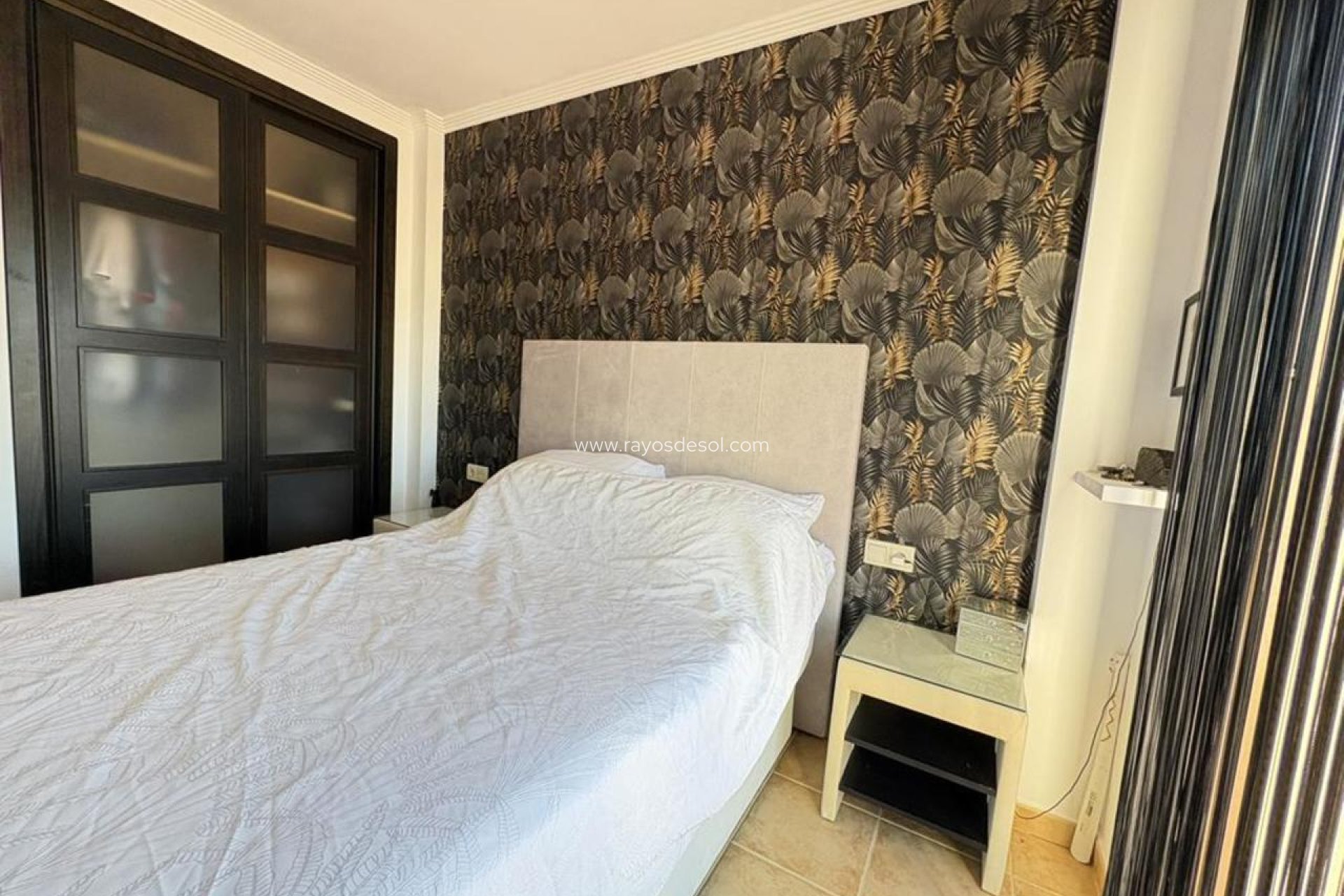 Resale - House - San Cayetano