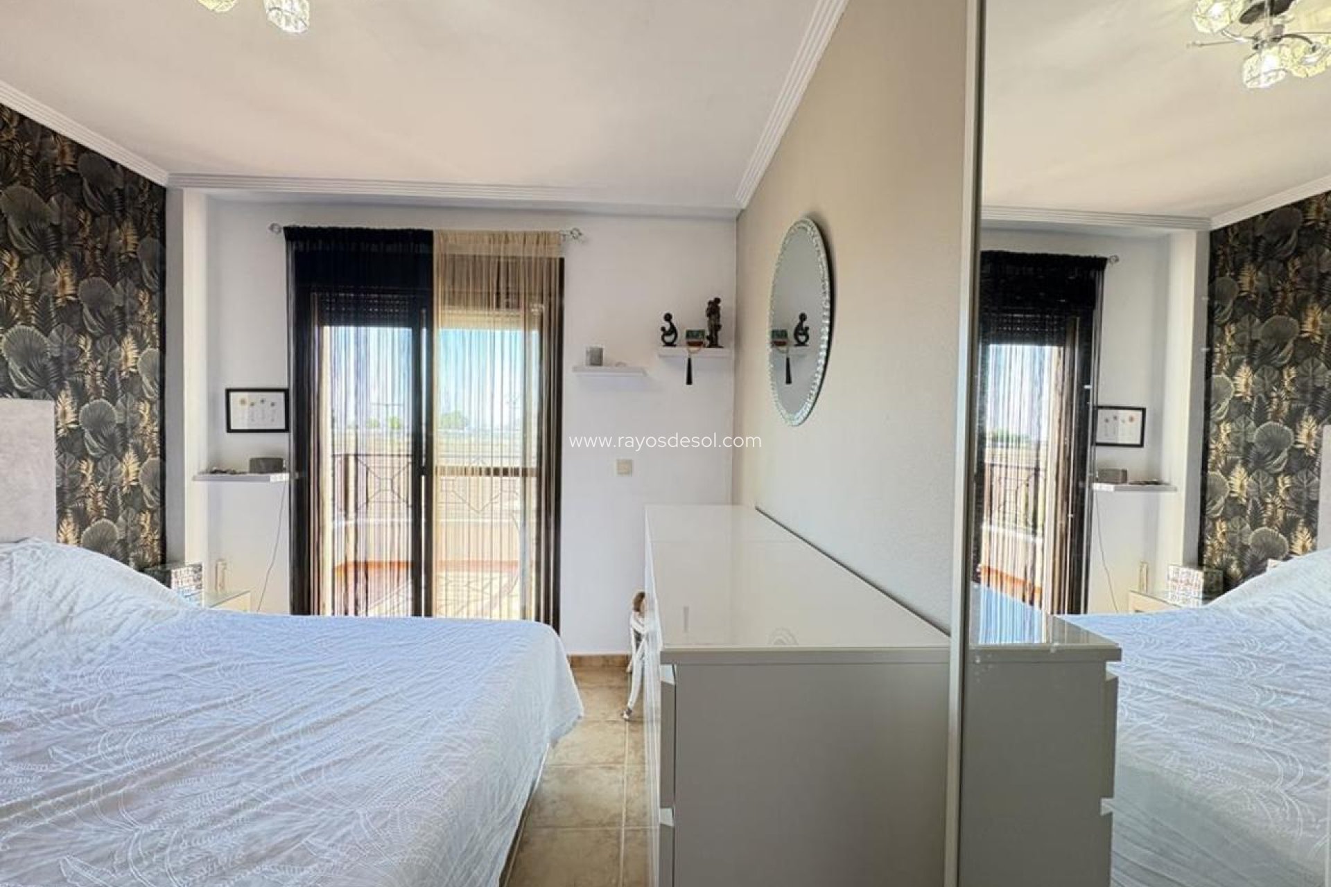 Resale - House - San Cayetano