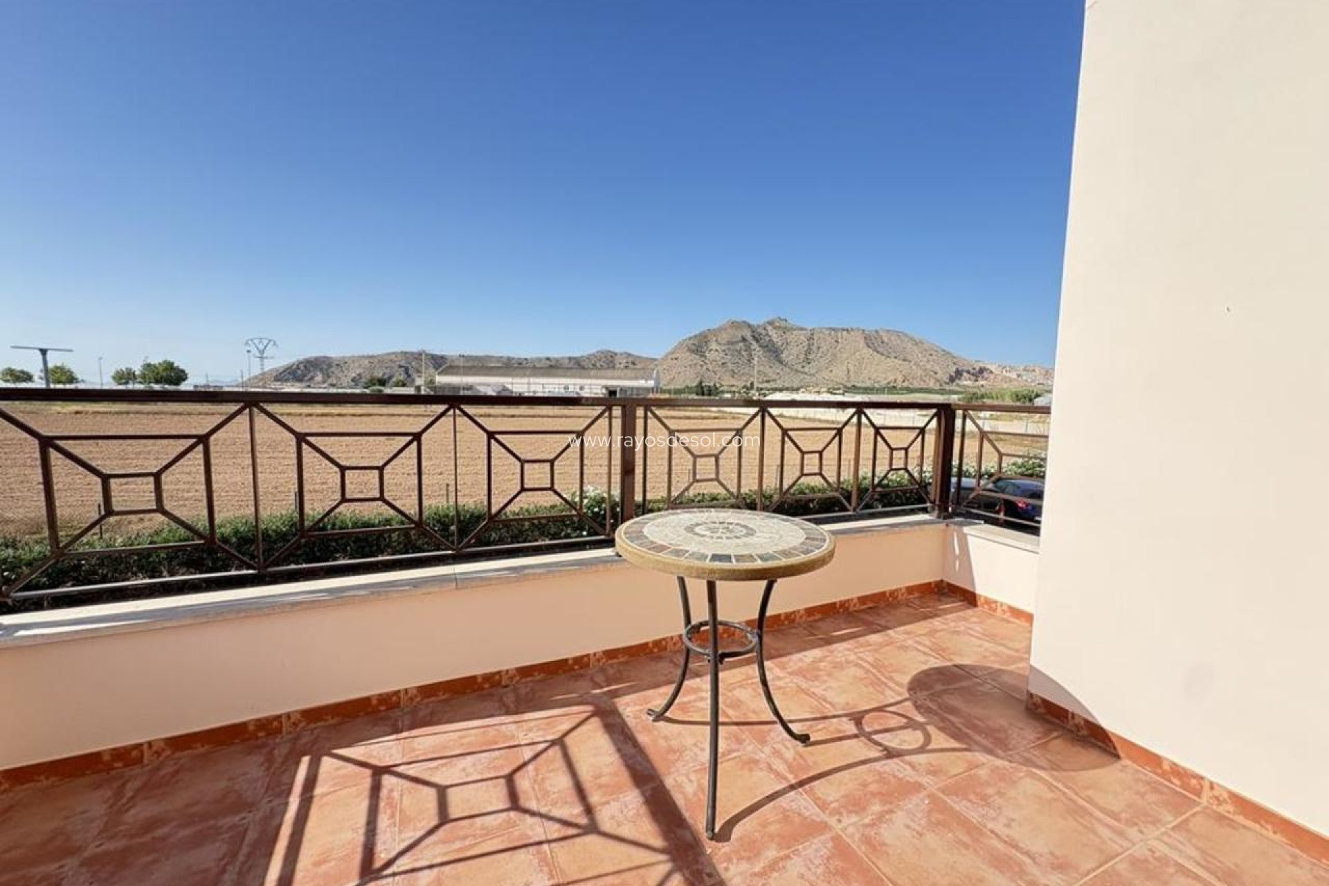 Resale - House - San Cayetano