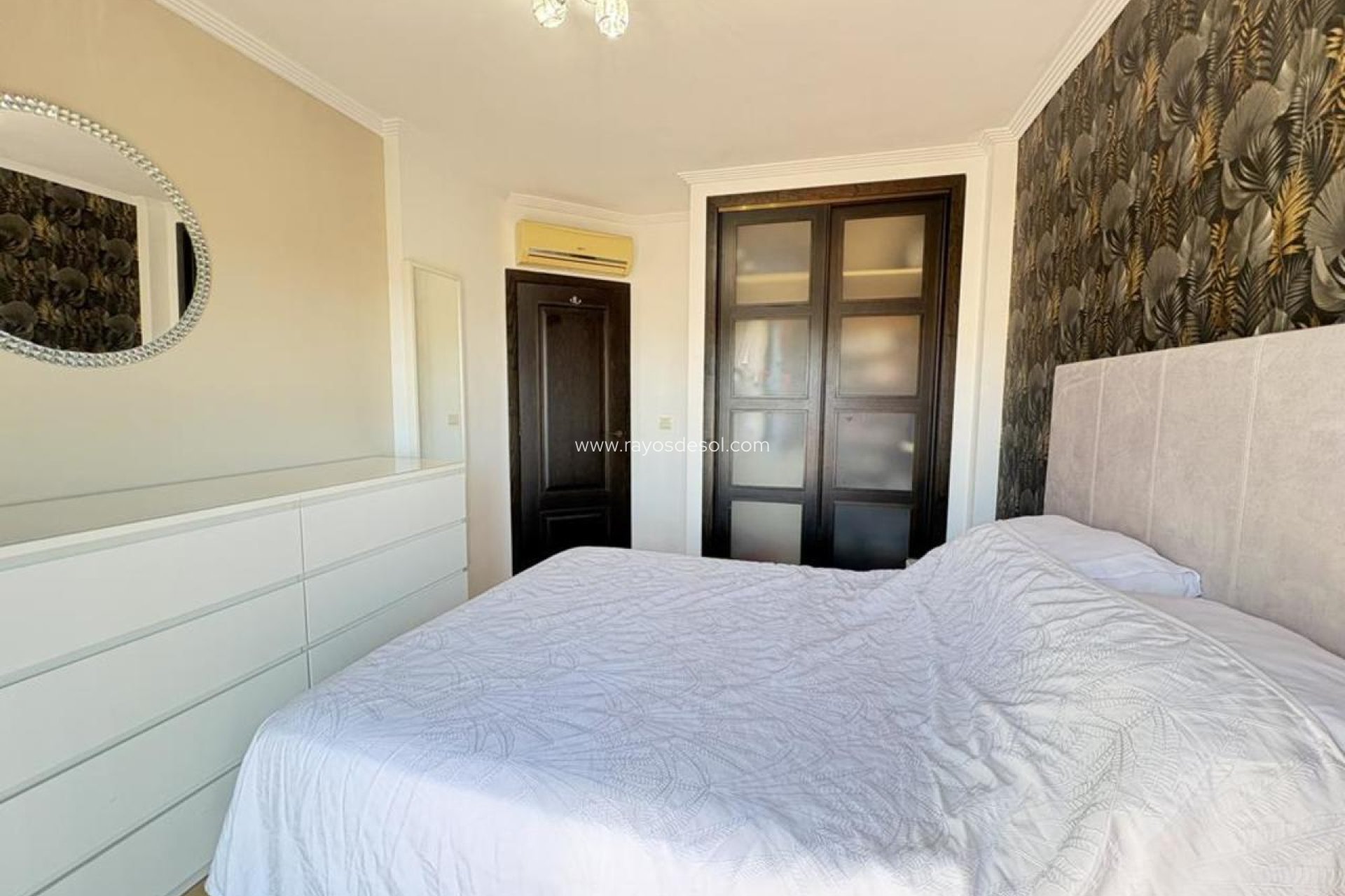 Resale - House - San Cayetano