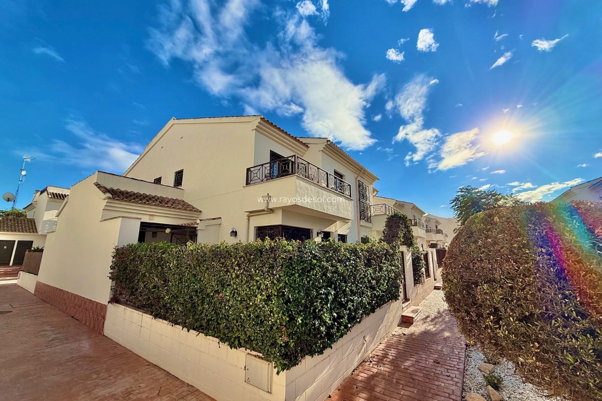 Resale - House - San Cayetano