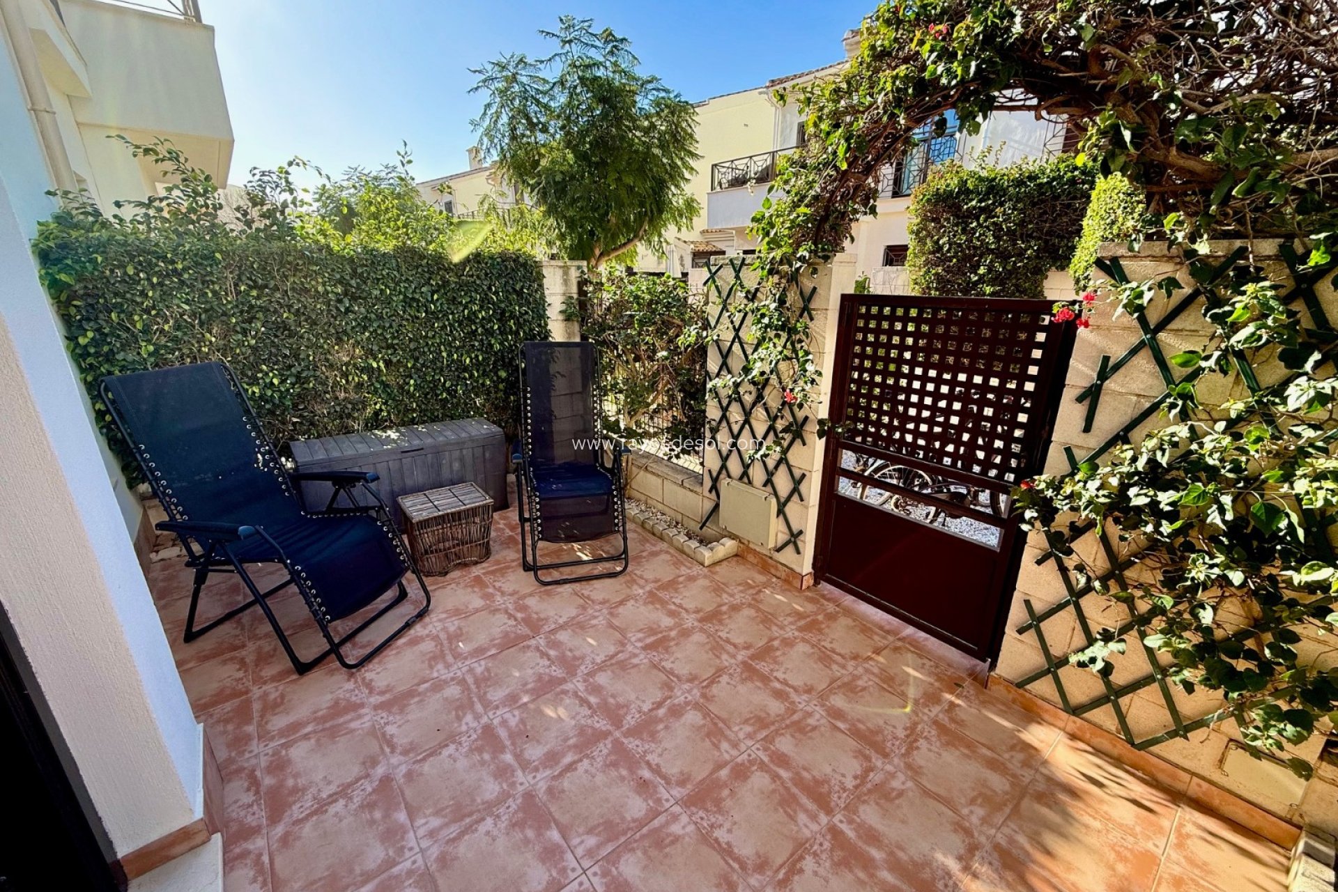 Resale - House - San Cayetano