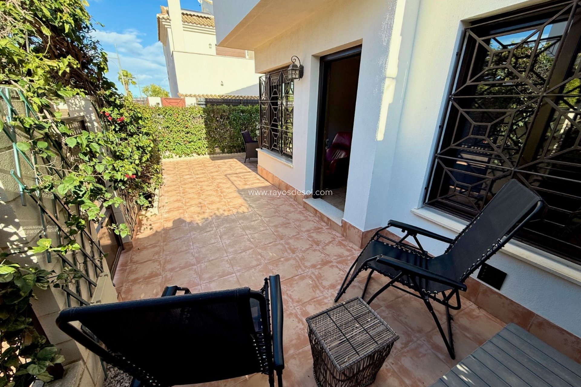 Resale - House - San Cayetano