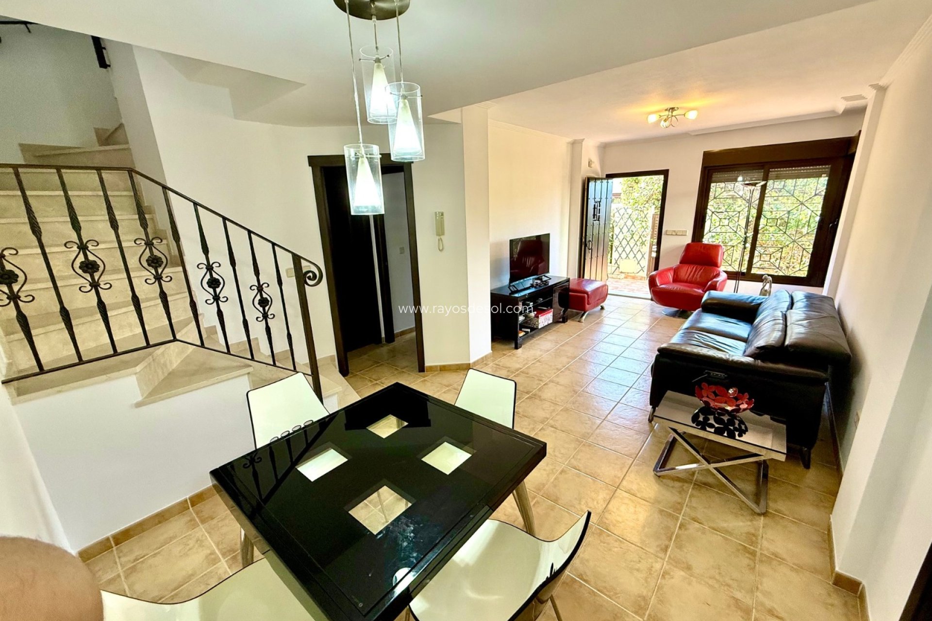 Resale - House - San Cayetano