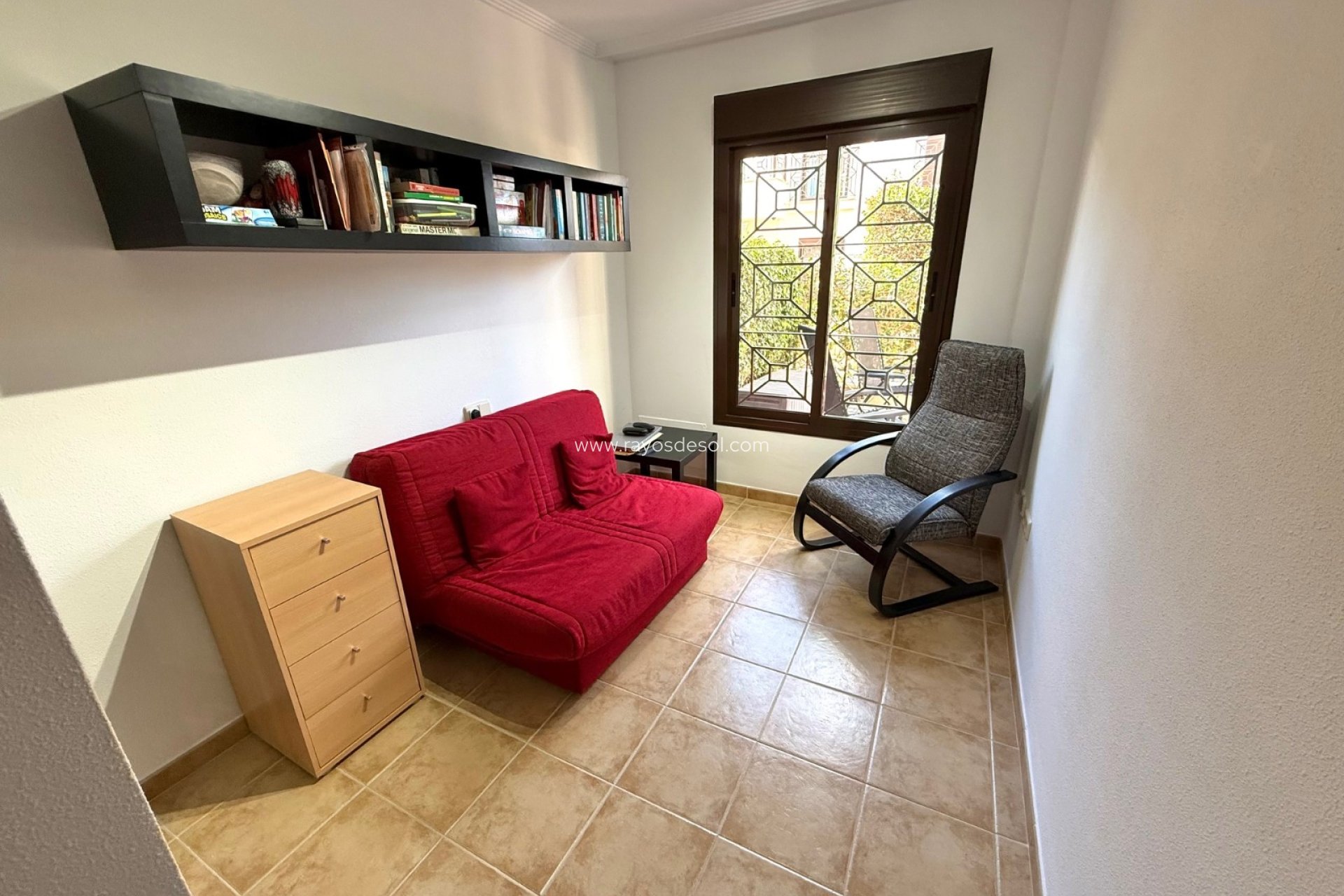 Resale - House - San Cayetano