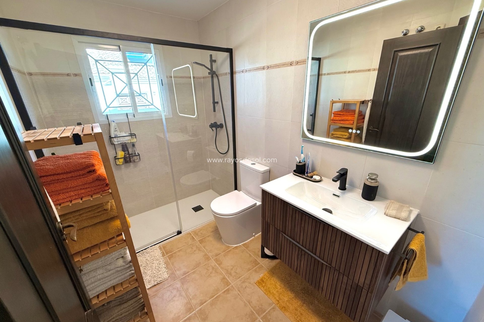 Resale - House - San Cayetano