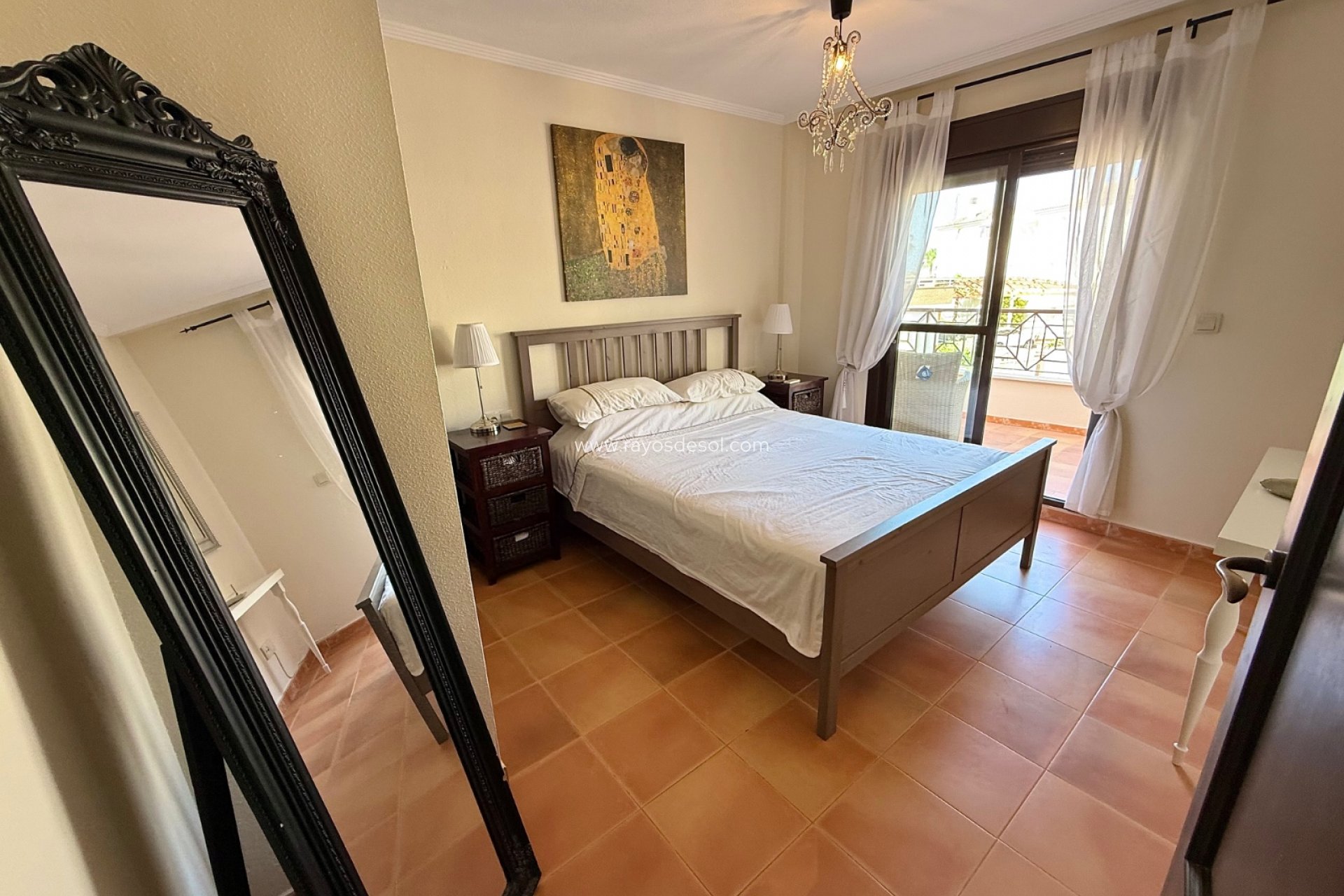 Resale - House - San Cayetano