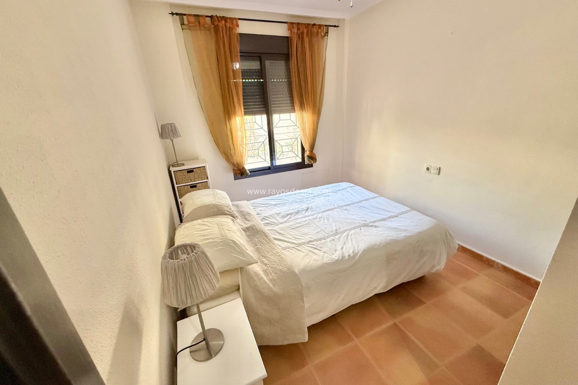 Resale - House - San Cayetano
