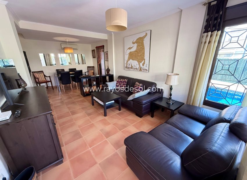 Resale - House - San Cayetano