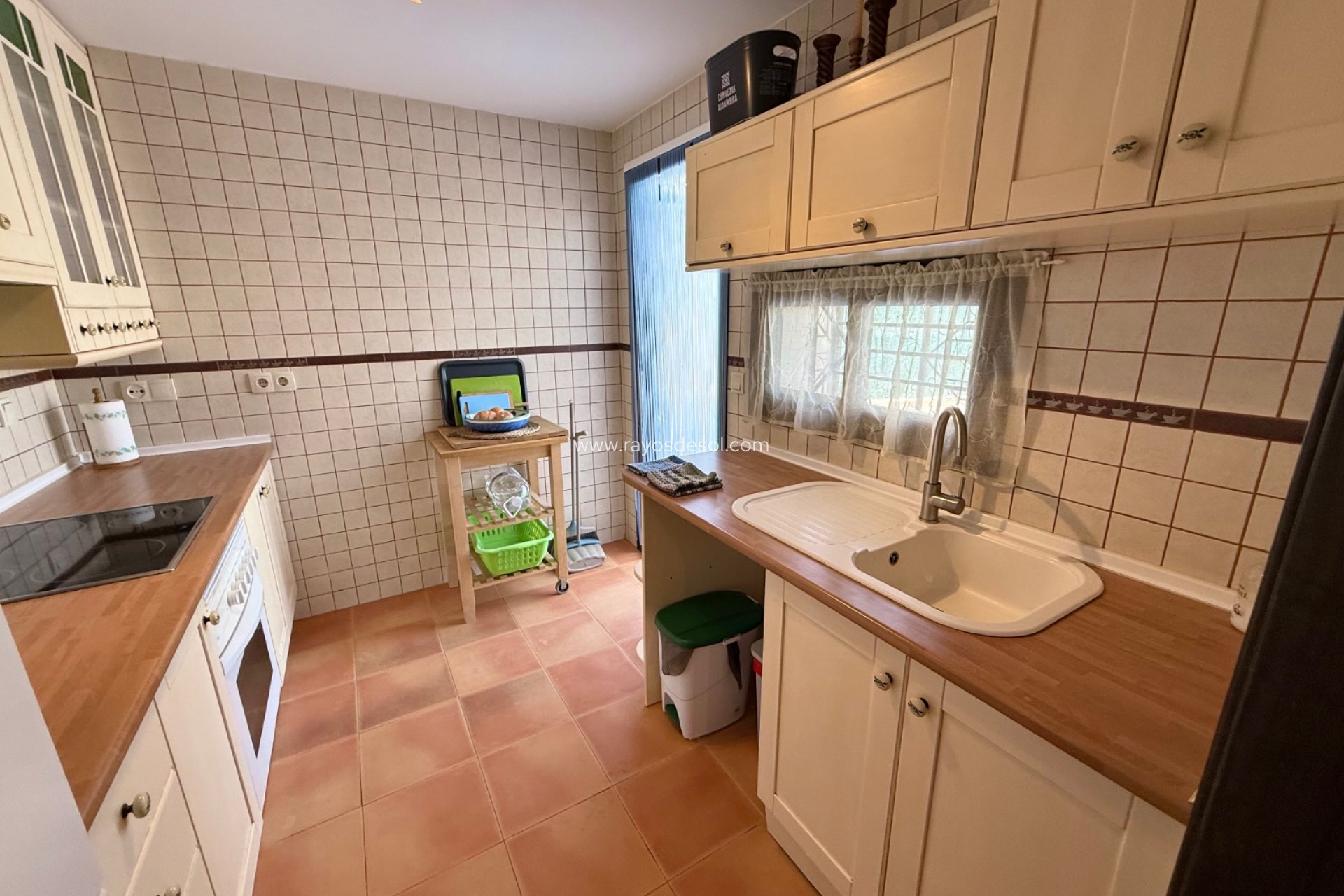 Resale - House - San Cayetano