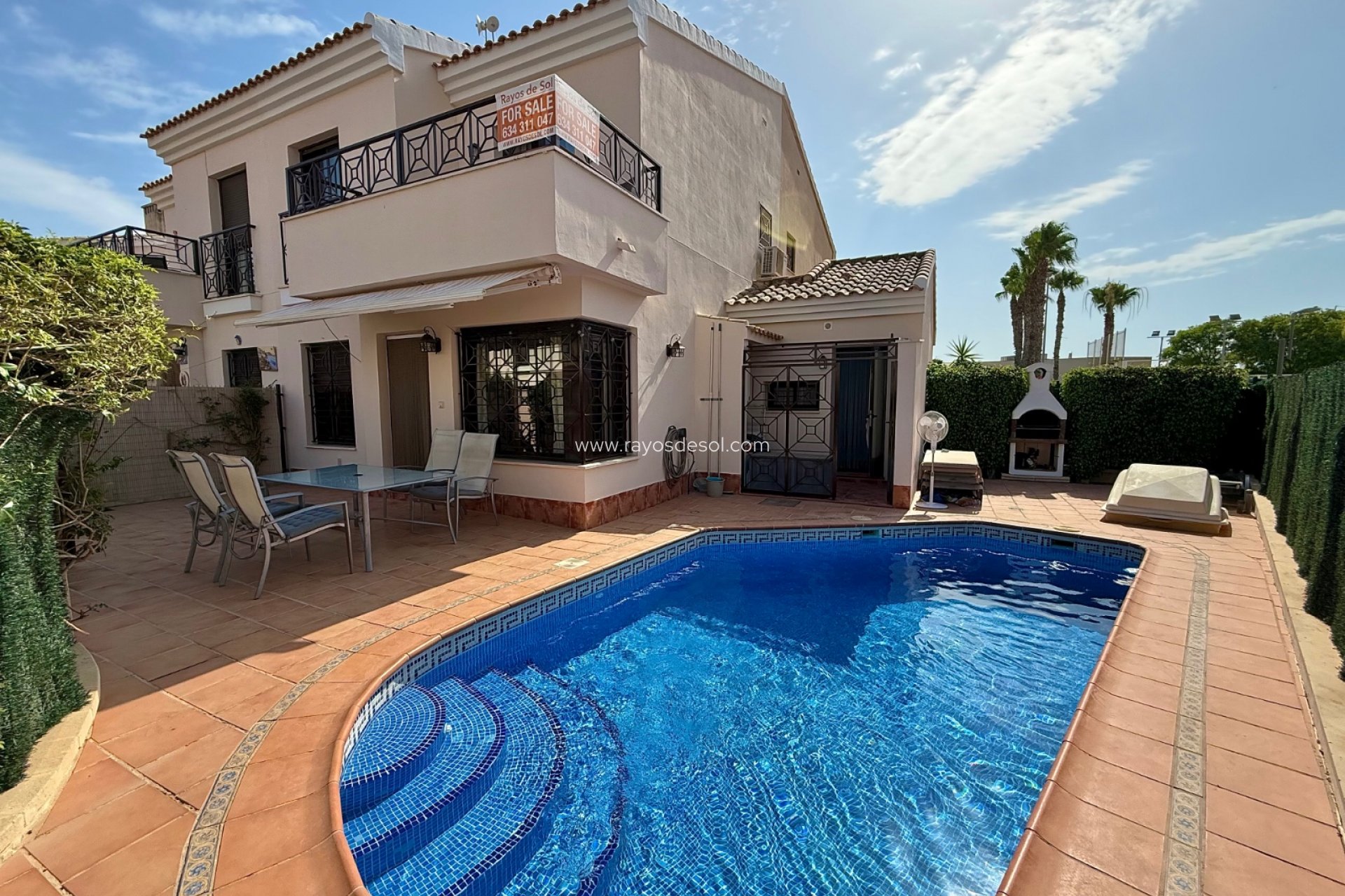 Resale - House - San Cayetano