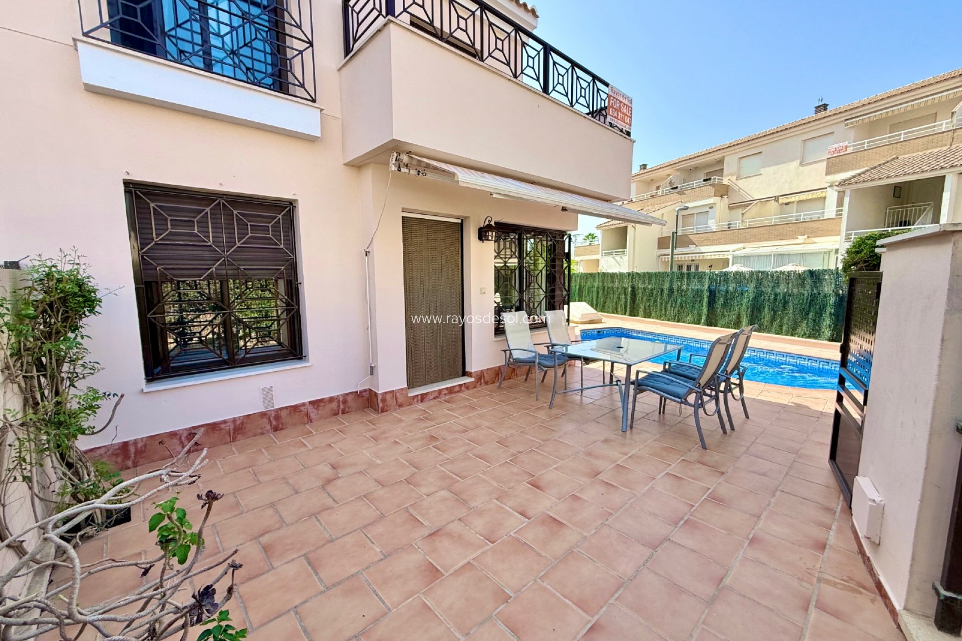 Resale - House - San Cayetano