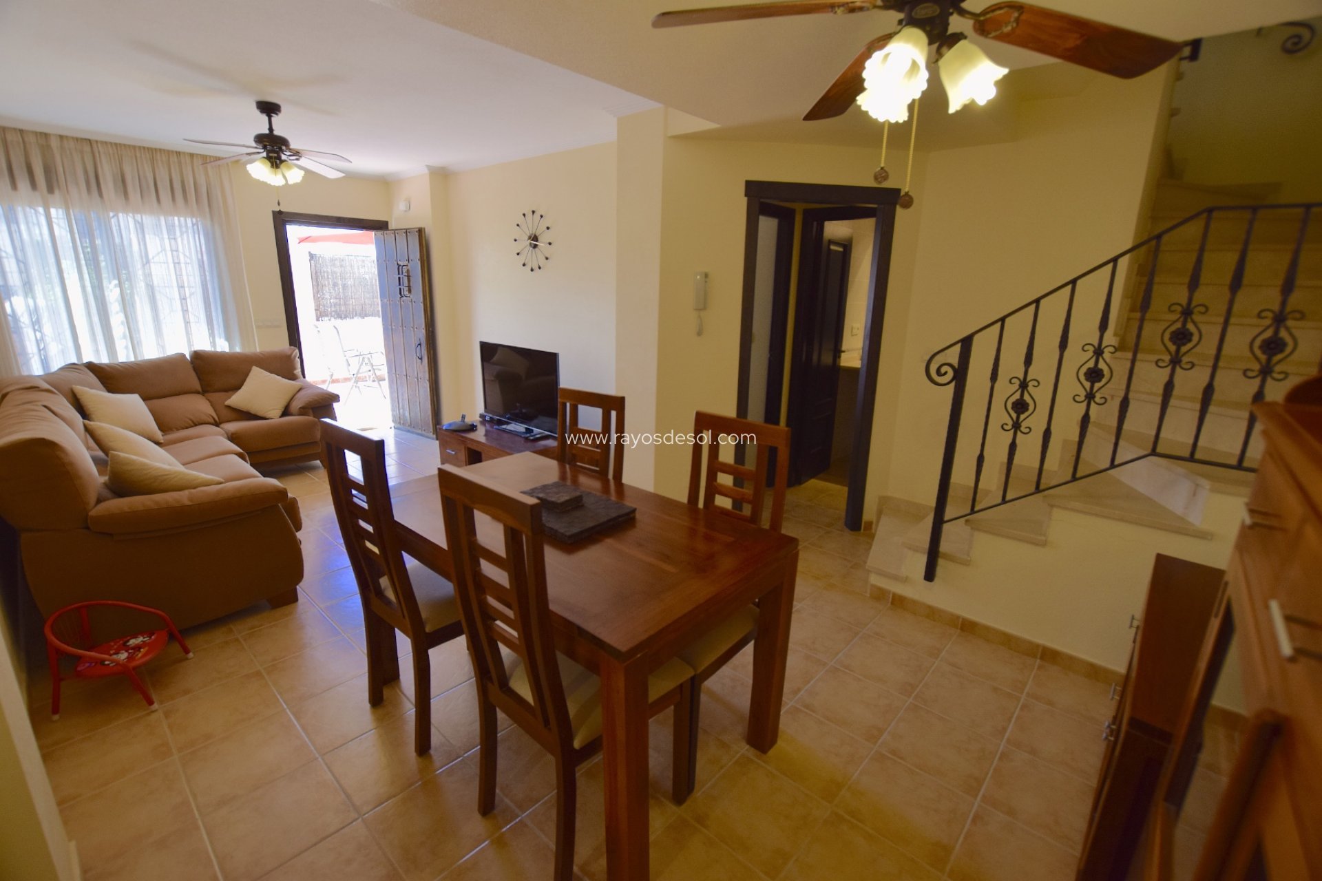 Resale - House - San Cayetano