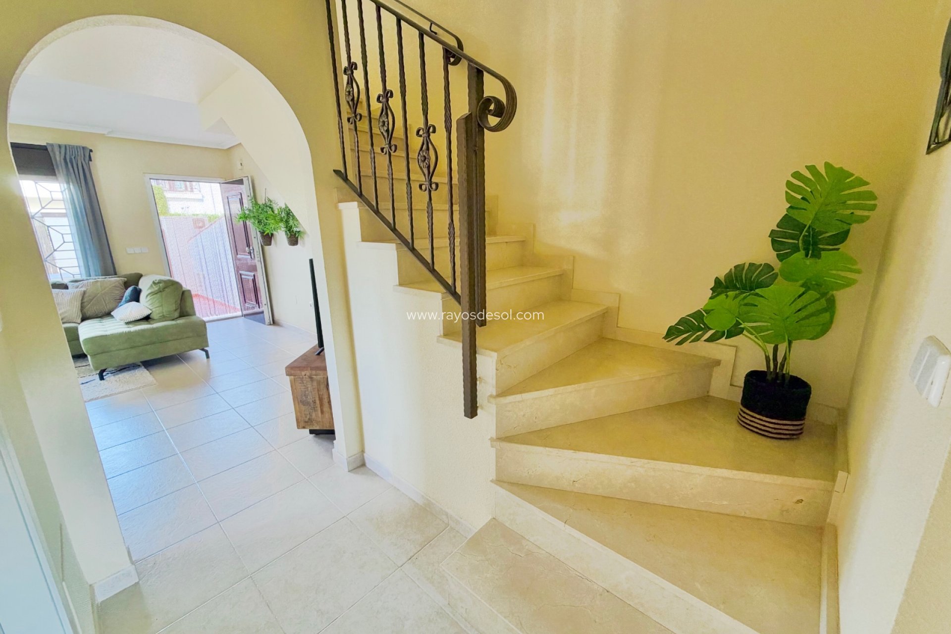 Resale - House - San Cayetano