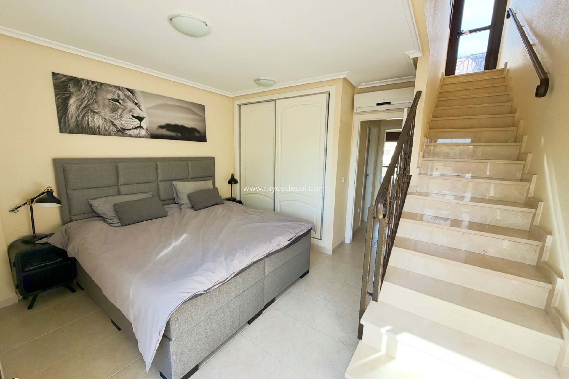 Resale - House - San Cayetano