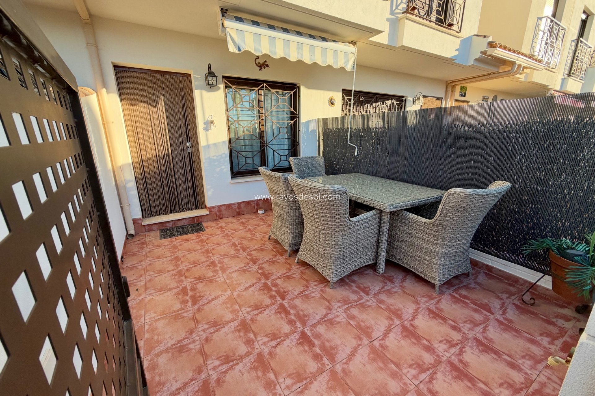 Resale - House - San Cayetano