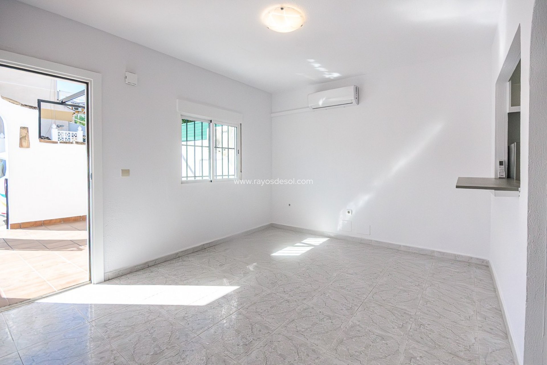 Resale - House - San Miguel de Salinas
