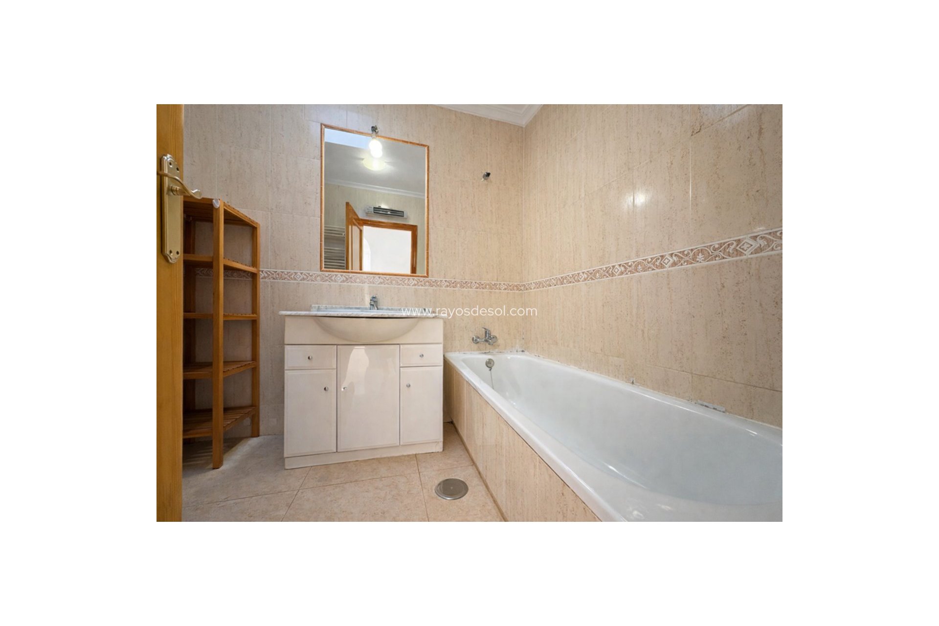 Resale - House - Sucina