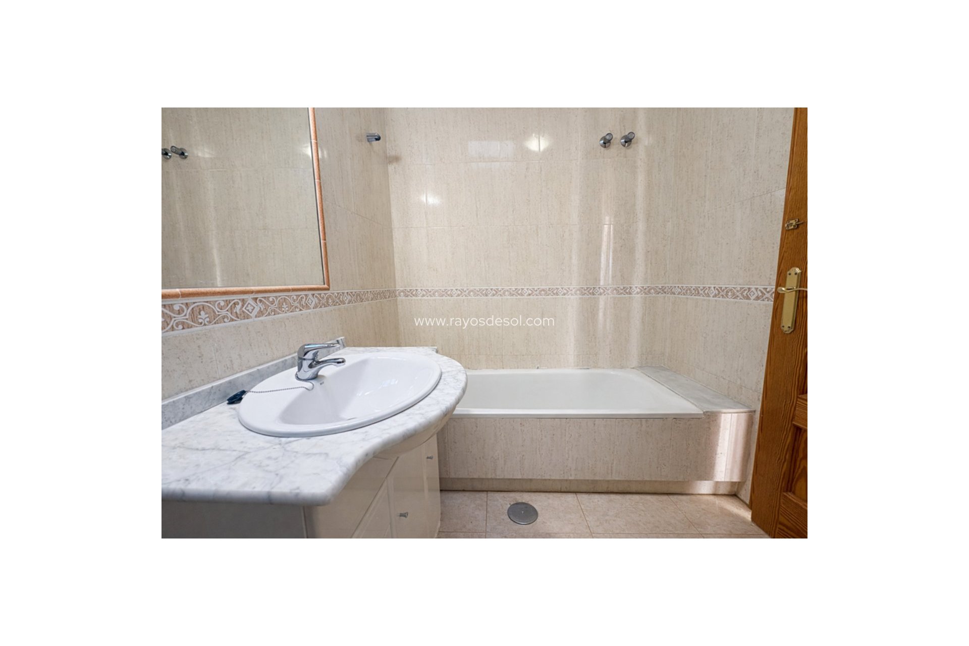 Resale - House - Sucina