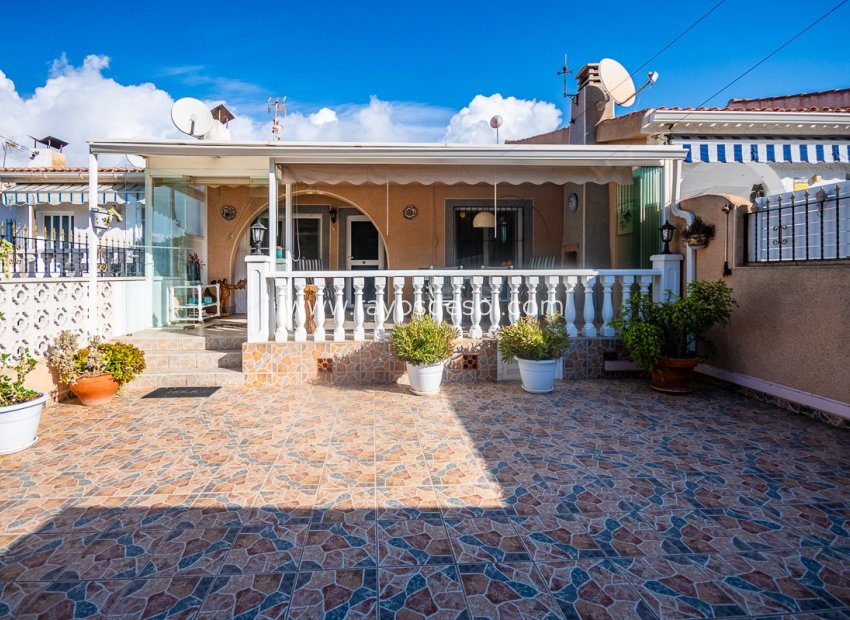 Resale - House - Torrevieja - Calas Blancas