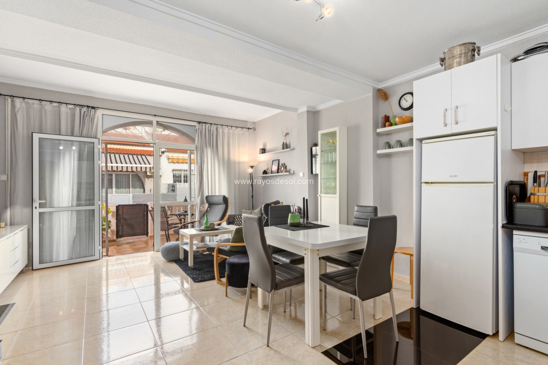 Resale - House - Torrevieja - El Chaparral