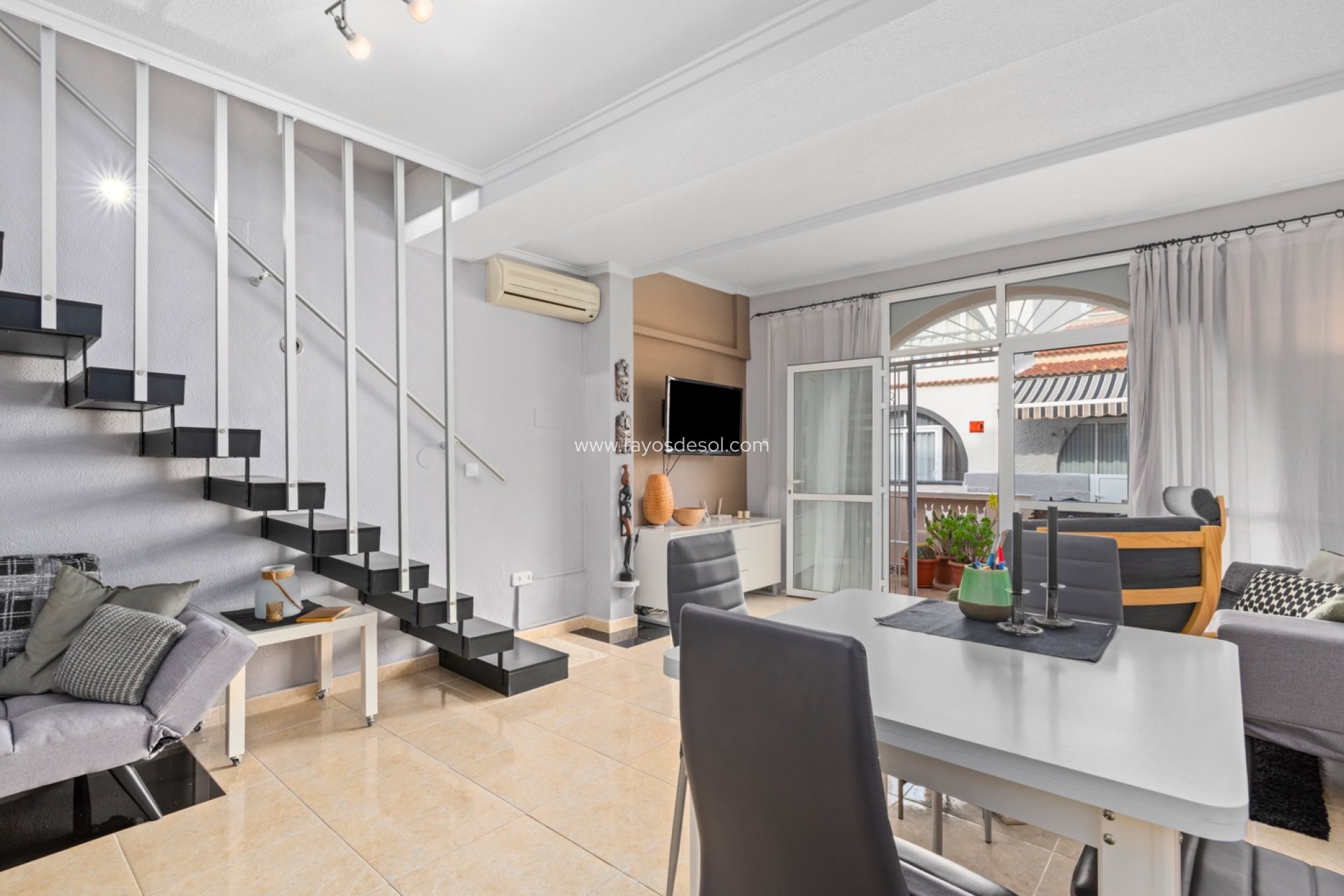 Resale - House - Torrevieja - El Chaparral