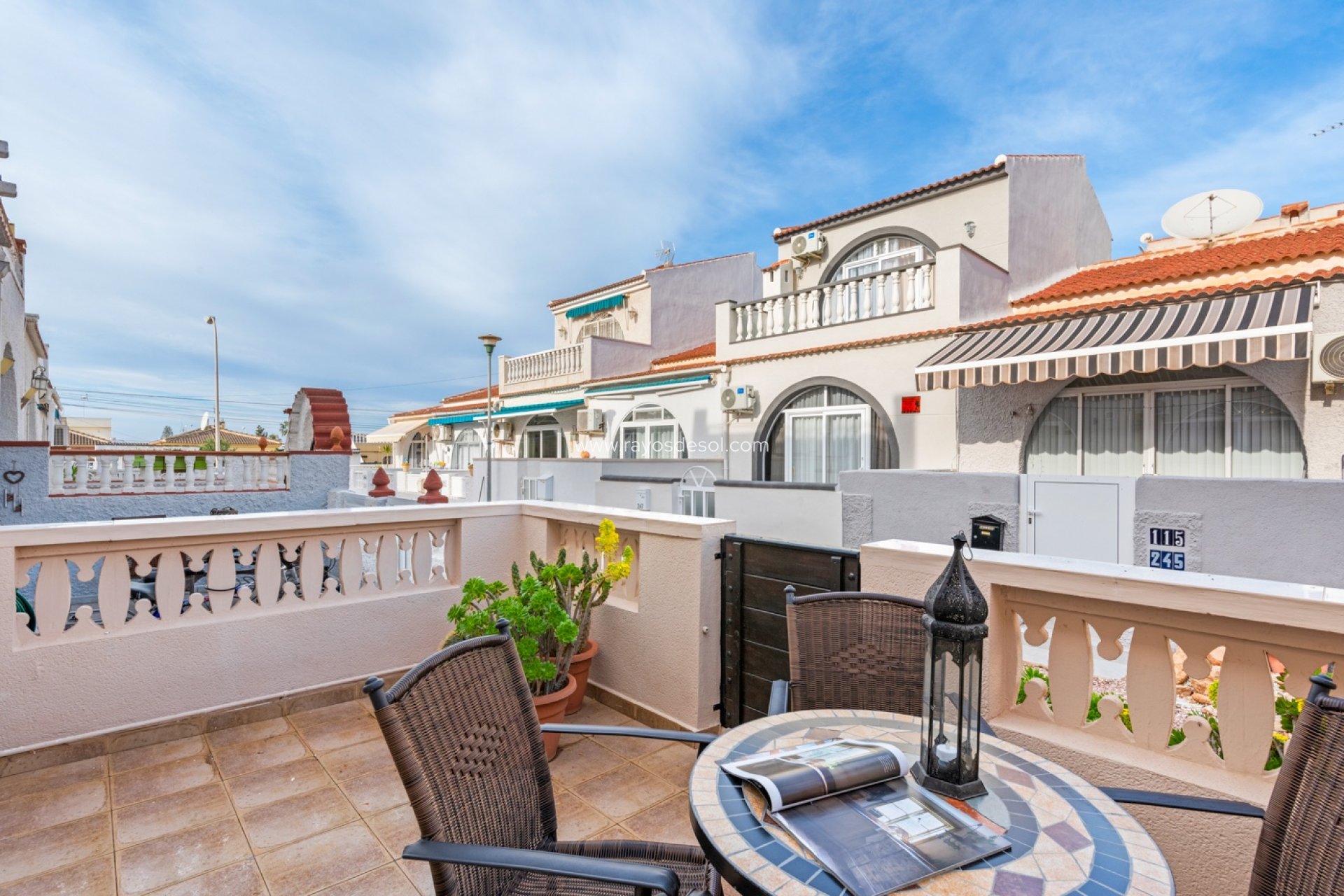 Resale - House - Torrevieja - El Chaparral