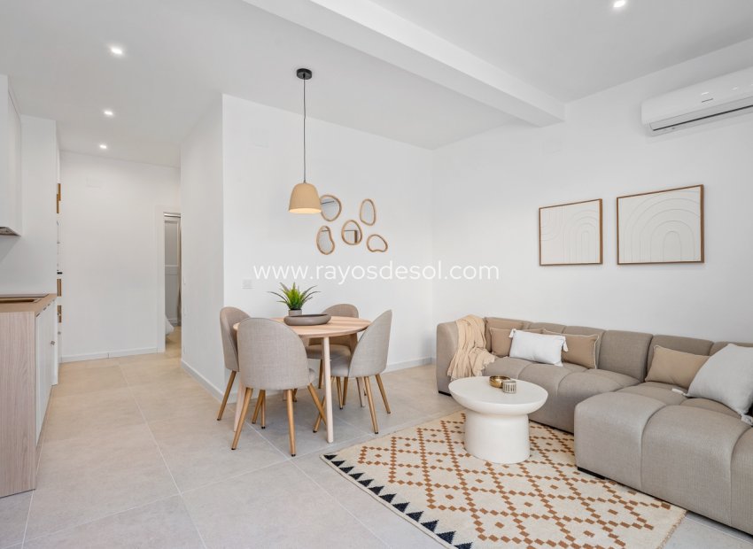 Resale - House - Torrevieja - El Chaparral