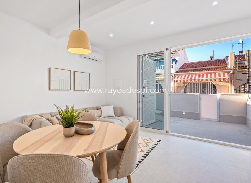 Resale - House - Torrevieja - El Chaparral