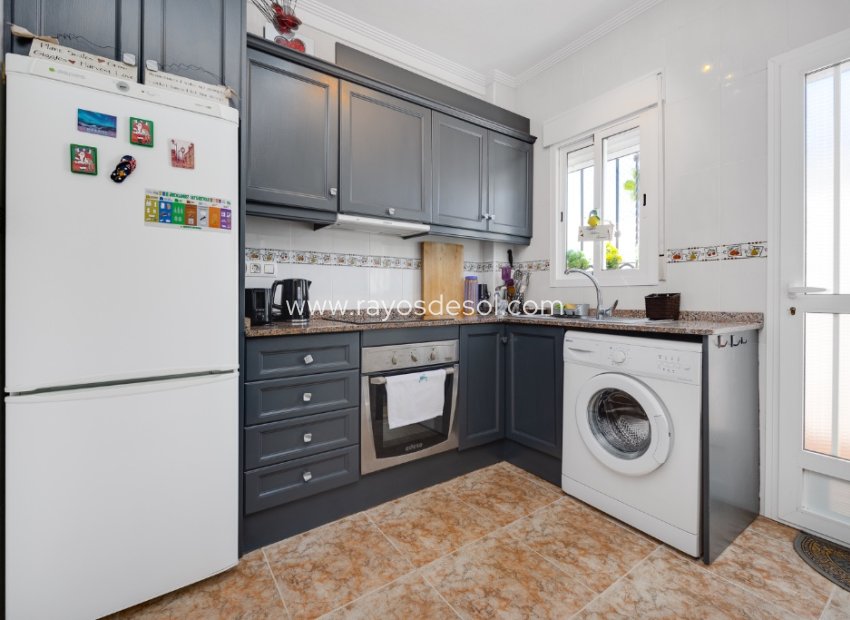 Resale - House - Torrevieja - Punta Prima